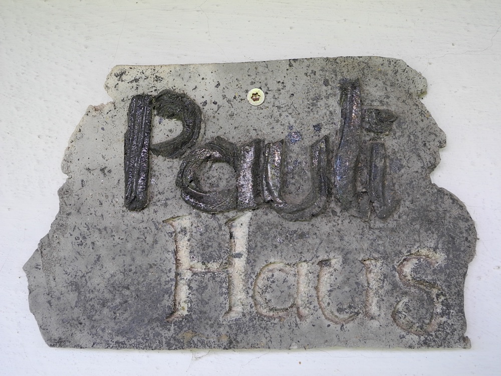 Paulihaus Schild